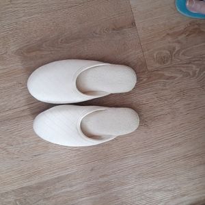 Slippers size Med.